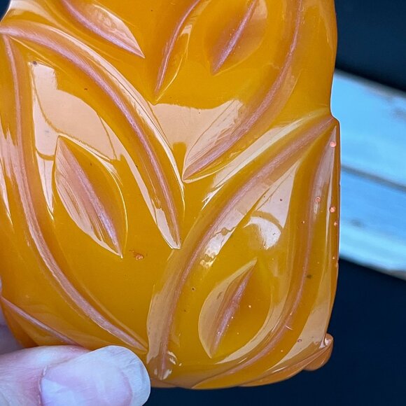 Marion Godart Paris Tangerine Wide Floral Carved Acrylic Bangle Bracelet - Picture 9 of 11